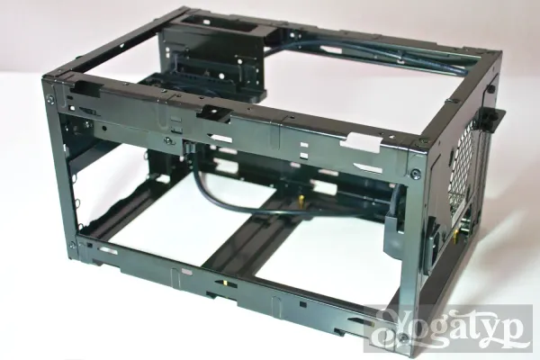 Mini-ITX-Chassis für kleines Geld mit viel Potential: Sharkoon QB One
